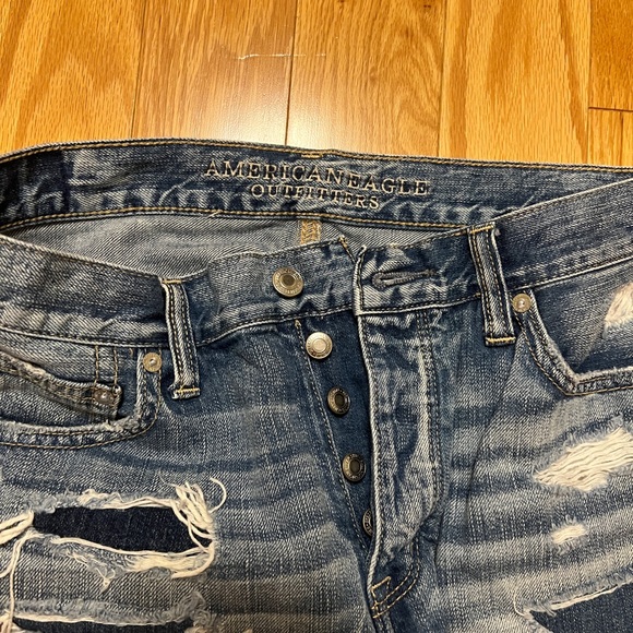 Destroy Wash American Eagle Denim Hi-Rise Shorts - Picture 3 of 4